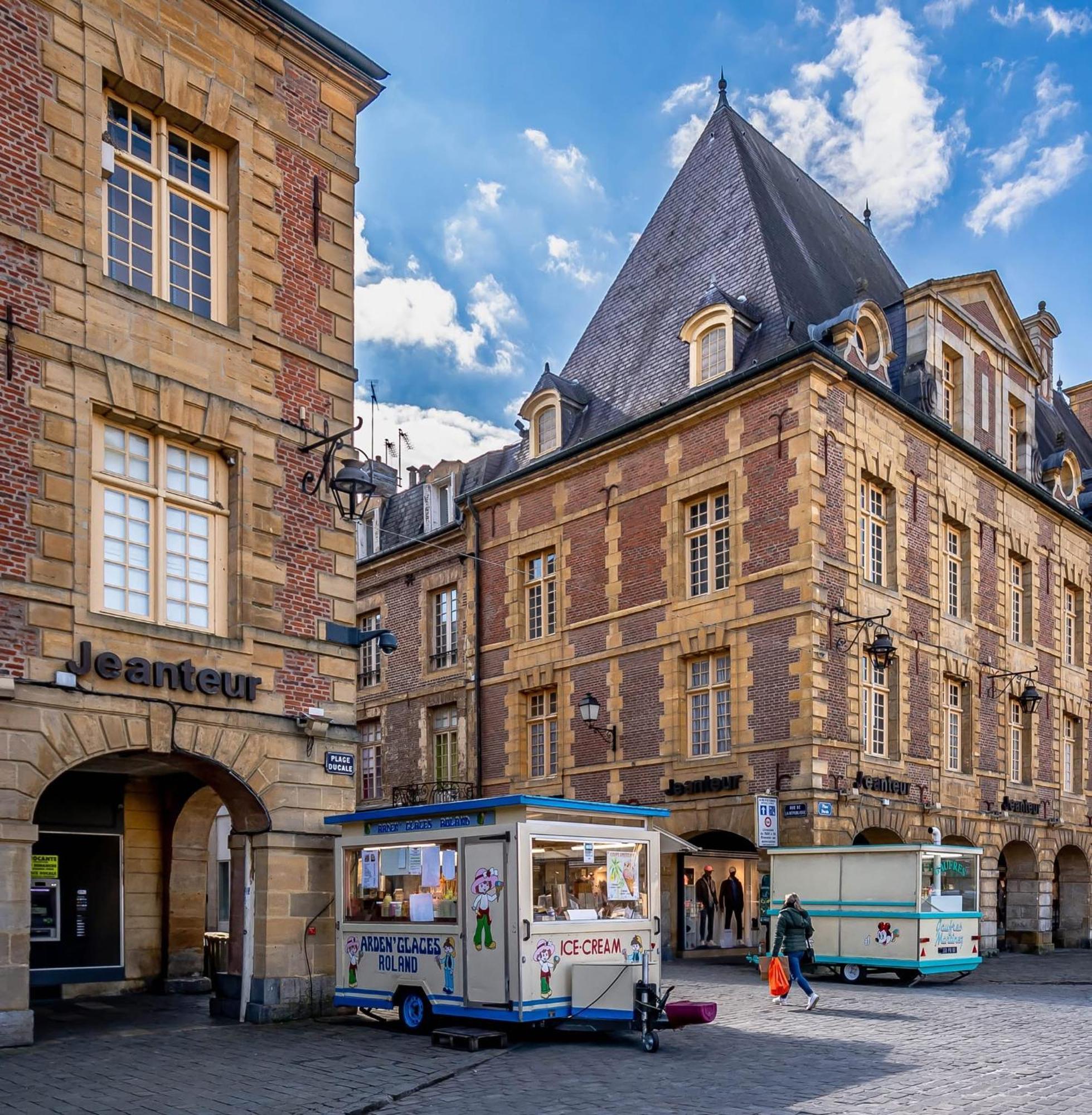 Le Petit Ardennais Charleville-Mézières Buitenkant foto